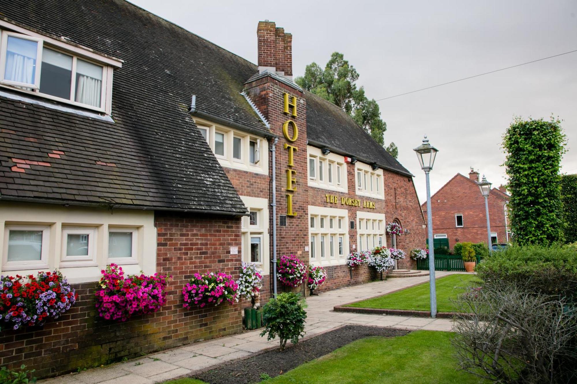 Dorset Arms Hotel Уолсенд Екстериор снимка
