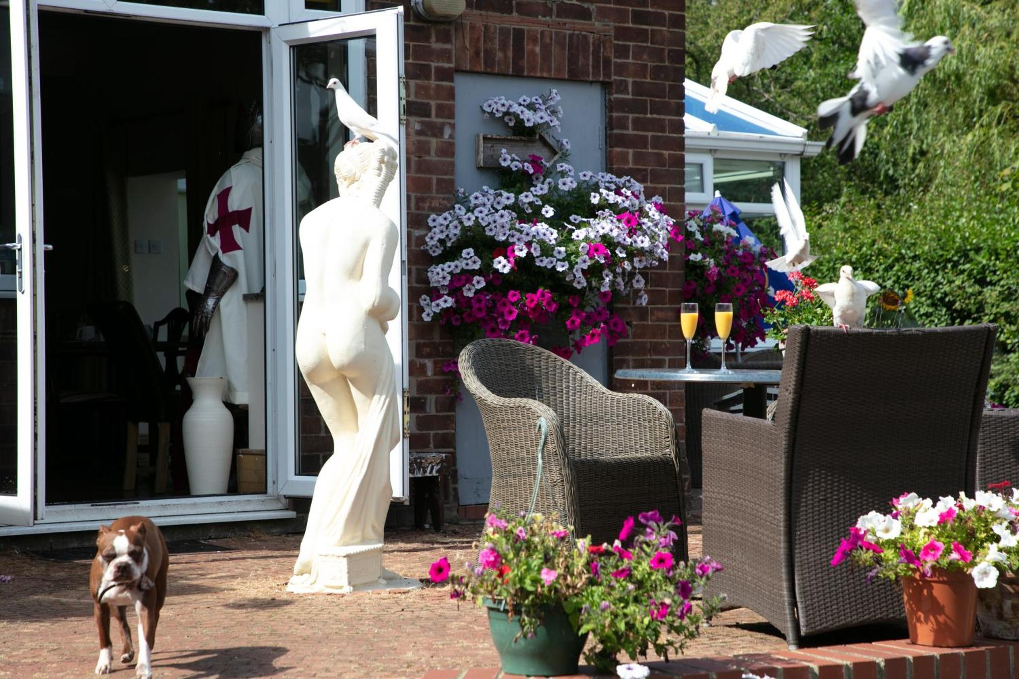 Dorset Arms Hotel Уолсенд Екстериор снимка